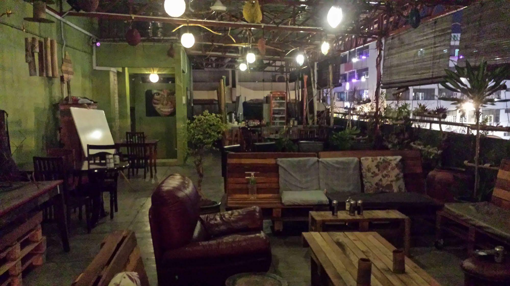Birdnest Guesthouse, Gaia Rooftop Cafe 吉隆坡 外观 照片